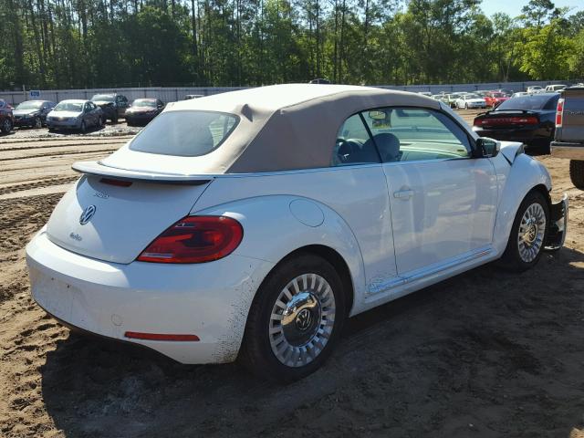 3VW517AT2GM822551 - 2016 VOLKSWAGEN BEETLE S/S 白色 照片 4