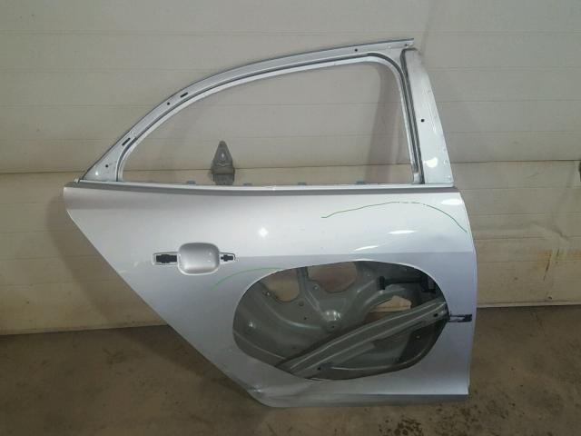 1G11A5SL1FU133558 - 2015 CHEVROLET MALIBU LS SILVER photo 9