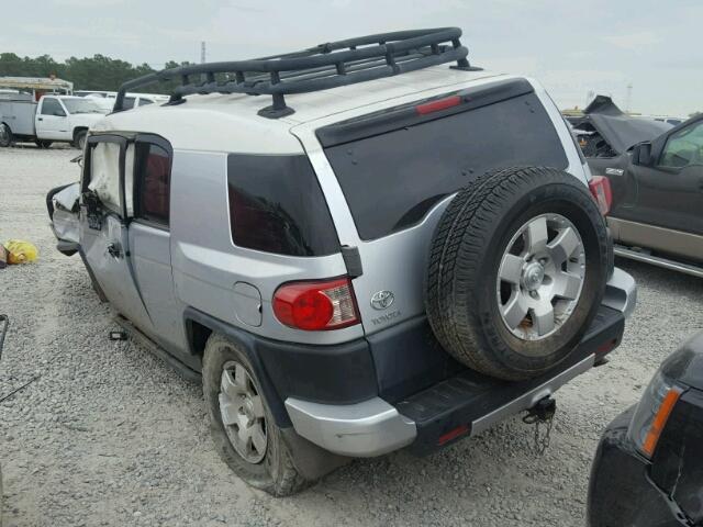 JTEBU11F070015223 - 2007 TOYOTA FJ CRUISER GRAY photo 3