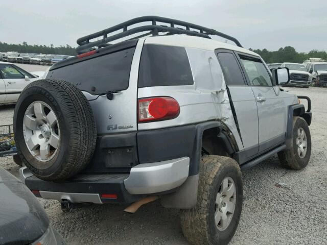 JTEBU11F070015223 - 2007 TOYOTA FJ CRUISER GRAY photo 4