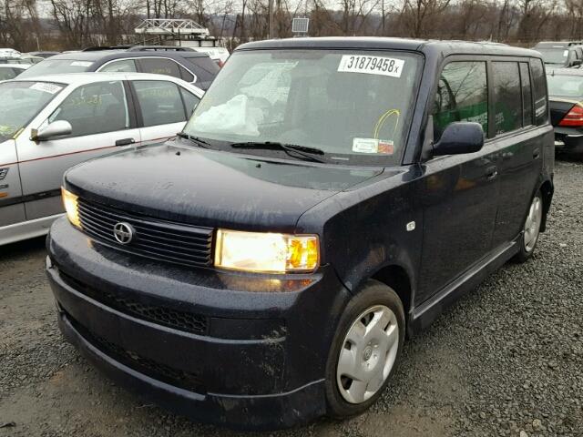 JTLKT324650196586 - 2005 TOYOTA SCION XB Blau Foto 2