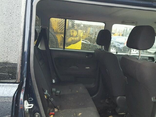 JTLKT324650196586 - 2005 TOYOTA SCION XB Blau Foto 6