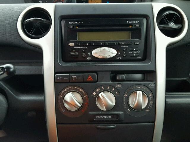 JTLKT324650196586 - 2005 TOYOTA SCION XB Blau Foto 9