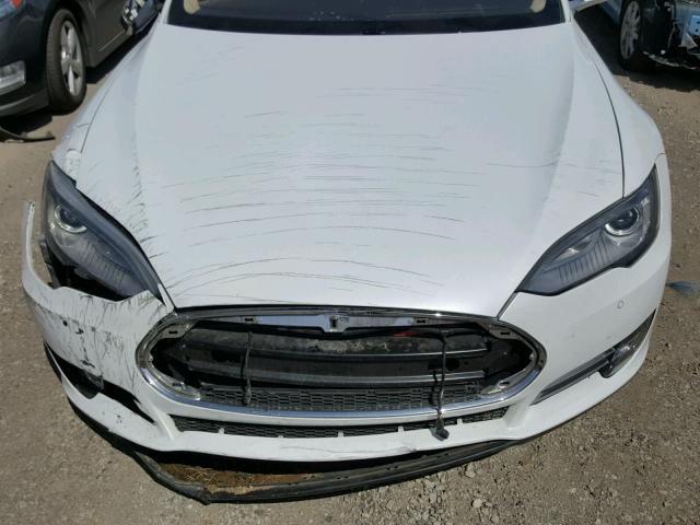 5YJSA1S18EFP40678 - 2014 TESLA MODEL S თეთრი ფოტო 7