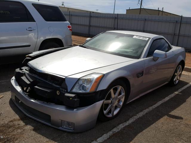 1G6YV34A755603453 - 2005 CADILLAC XLR SILVER photo 2