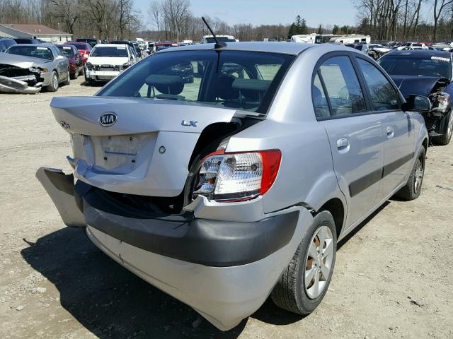 KNADE223496548967 - 2009 KIA RIO BASE SILVER photo 4