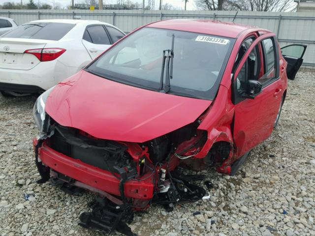 VNKKTUD39GA059958 - 2016 TOYOTA YARIS L RED photo 2