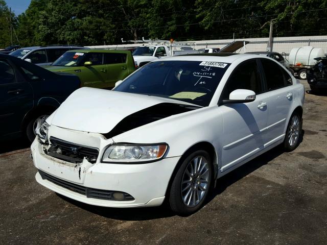 YV1MS382X92465111 - 2009 VOLVO S40 2.4I WHITE photo 2