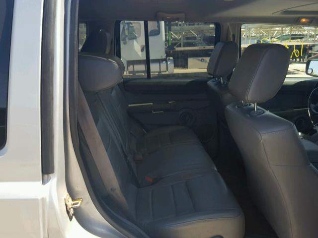 1J8HG48N06C351965 - 2006 JEEP COMMANDER SILVER photo 6