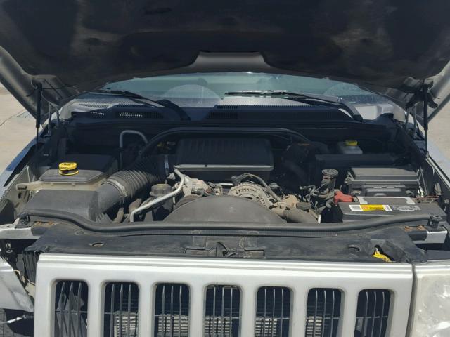 1J8HG48N06C351965 - 2006 JEEP COMMANDER SILVER photo 7