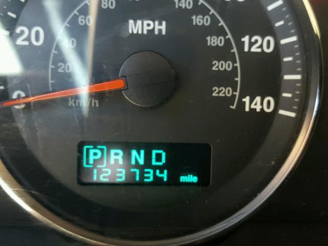 1J8HG48N06C351965 - 2006 JEEP COMMANDER SILVER photo 8