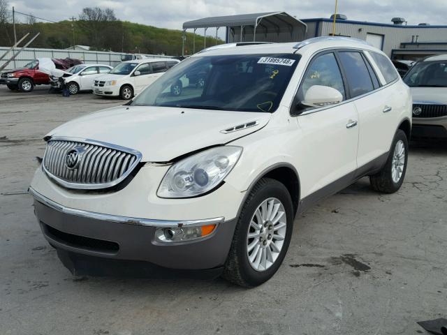 5GALRBED0AJ121067 - 2010 BUICK ENCLAVE CX WHITE photo 2