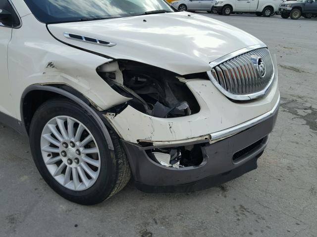 5GALRBED0AJ121067 - 2010 BUICK ENCLAVE CX WHITE photo 9