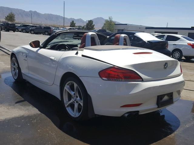 WBALM5C51BE378532 - 2011 BMW Z4 SDRIVE3 WHITE photo 3