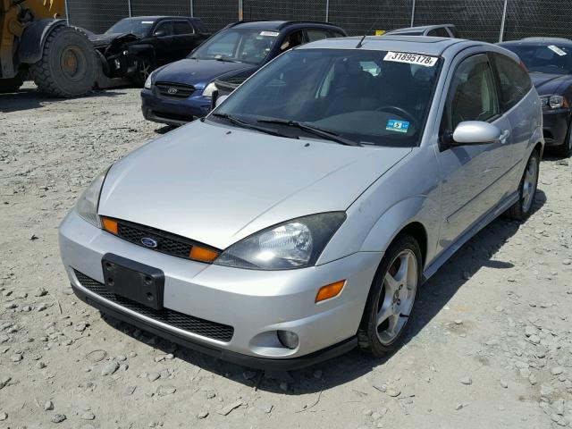 3FAHP39572R223062 - 2002 FORD FOCUS SVT SILVER photo 2