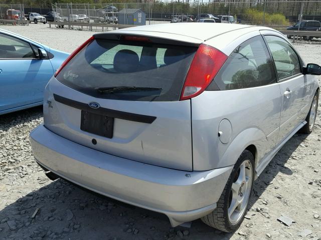 3FAHP39572R223062 - 2002 FORD FOCUS SVT SILVER photo 4