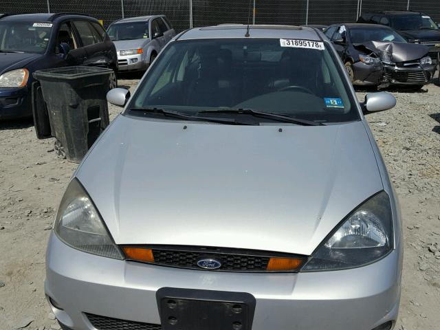 3FAHP39572R223062 - 2002 FORD FOCUS SVT SILVER photo 9