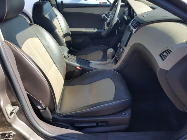 1G1ZE5E75BF170522 - 2011 CHEVROLET MALIBU LTZ 棕色 照片 5