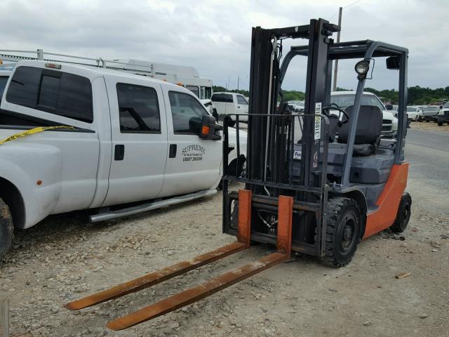 19952 - 2009 TOYOTA FORKLIFT TWO TONE photo 2