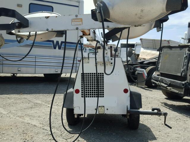 00000000000001188 - 2002 UTILITY UTILITY WHITE photo 5