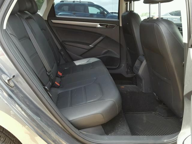 1VWDT7A30HC024817 - 2017 VOLKSWAGEN PASSAT R-L GRAY photo 6