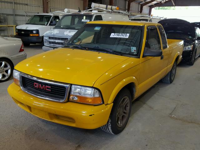 1GTCS19H938131908 - 2003 GMC SONOMA YELLOW photo 2