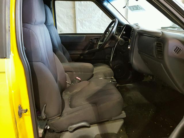 1GTCS19H938131908 - 2003 GMC SONOMA YELLOW photo 5