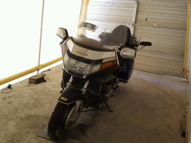 1HFSC2207KA107574 - 1989 HONDA GL1500 GRAY photo 2