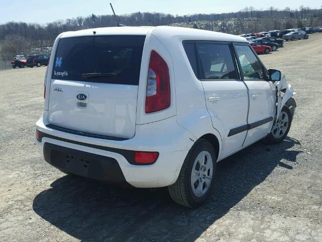 KNDJT2A50C7451572 - 2012 KIA SOUL WHITE photo 4