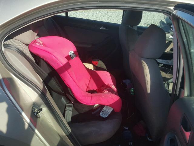 3VW2K7AJ7DM209190 - 2013 VOLKSWAGEN JETTA BASE 金色 照片 6