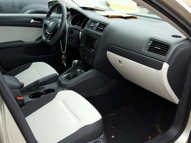 3VW2K7AJ4FM426716 - 2015 VOLKSWAGEN JETTA BASE 米色 照片 5