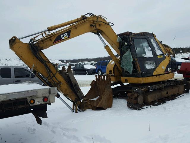 KCX00886 - 2005 CATERPILLAR EXCAVATOR YELLOW photo 2