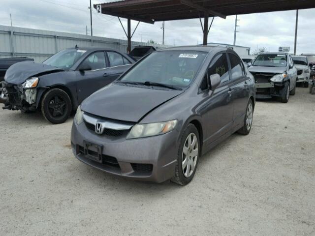 19XFA1F58AE054235 - 2010 HONDA CIVIC LX GRAY photo 2