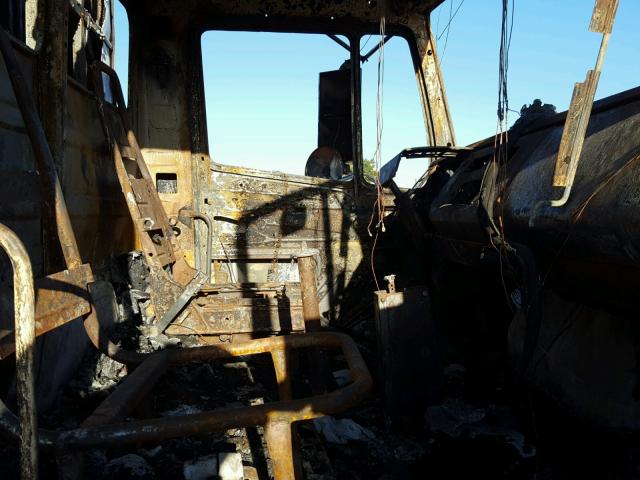 1FV6HJAA4XH992532 - 1999 FREIGHTLINER MEDIUM CON BURN photo 5