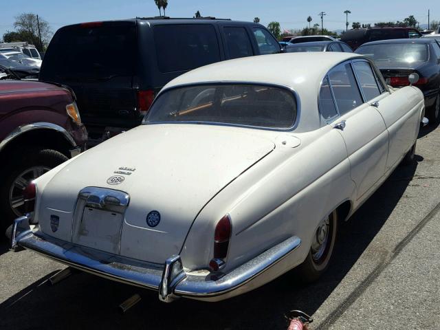 00000000000351490 - 1962 JAGUAR MARK X WHITE photo 4