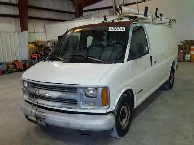 1GCFG25W5Y1107730 - 2000 CHEVROLET EXPRESS G2 WHITE photo 2