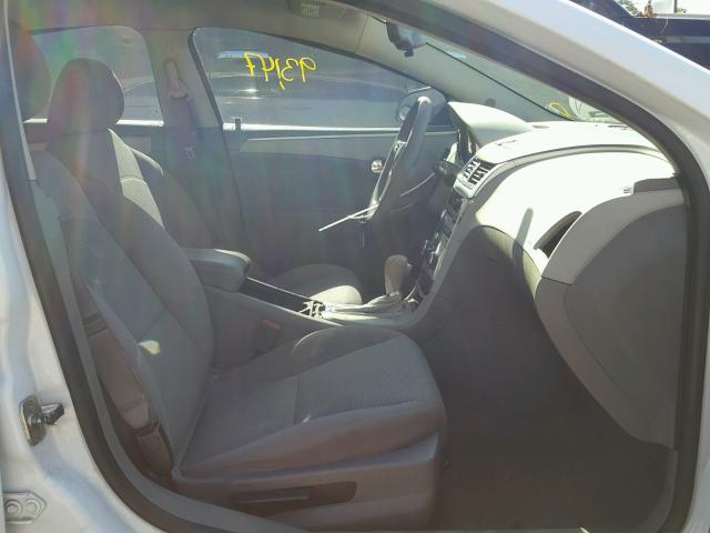 1G1ZB5E07CF110366 - 2012 CHEVROLET MALIBU LS 白色 照片 5