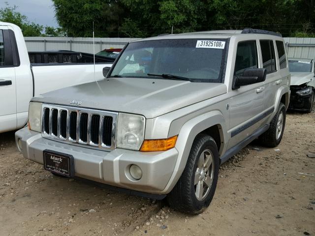 1J8HG48N37C577595 - 2007 JEEP COMMANDER TAN photo 2