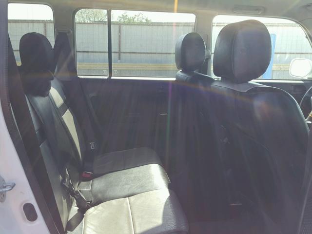 JTLKT324264037185 - 2006 TOYOTA SCION XB WHITE photo 6