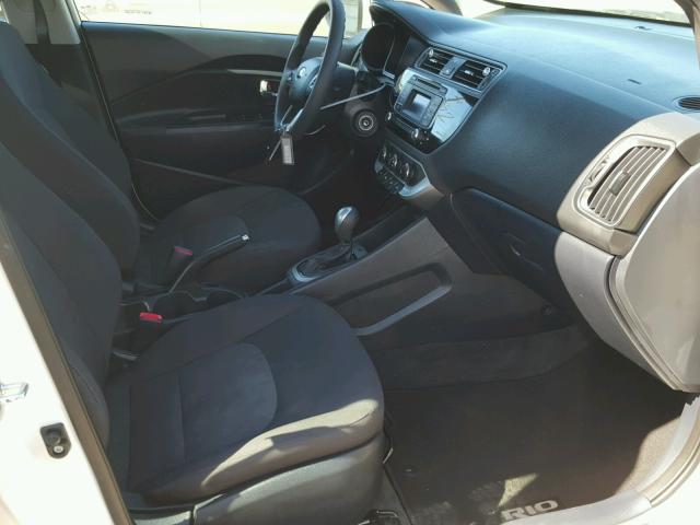 KNADM4A39G6689501 - 2016 KIA RIO LX Սպիտակ լուսանկար 5