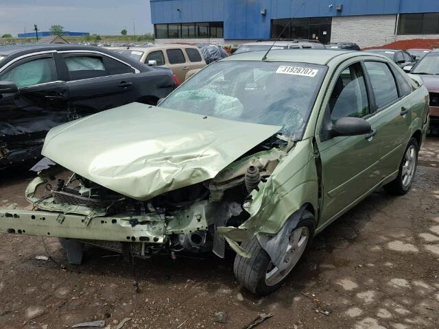 1FAHP34N27W210862 - 2007 FORD FOCUS GREEN photo 2