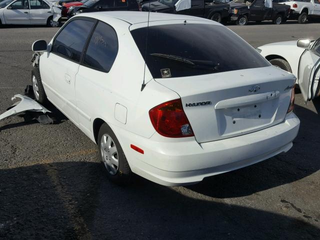 KMHCG35C25U363117 - 2005 HYUNDAI ACCENT GS WHITE photo 3