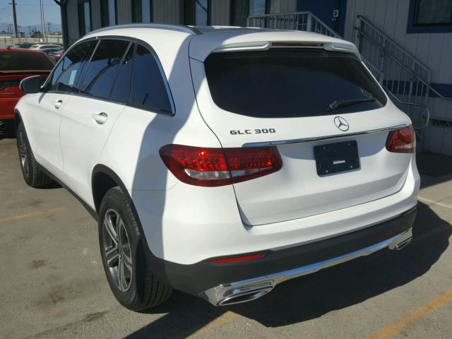 WDC0G4JB0JV023716 - 2018 MERCEDES-BENZ GLC 300 WHITE photo 3