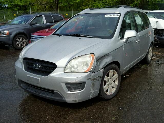 KNAFG526977050964 - 2007 KIA RONDO LX SILVER photo 2