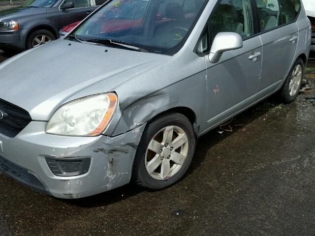 KNAFG526977050964 - 2007 KIA RONDO LX SILVER photo 9