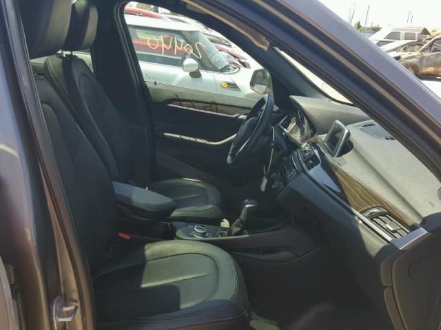 WBXHT3Z33H4A52256 - 2017 BMW X1 XDRIVE2 GRAY photo 5