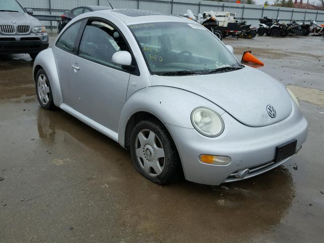 3VWDD21C9YM449127 - 2000 VOLKSWAGEN NEW BEETLE 银色 照片 1