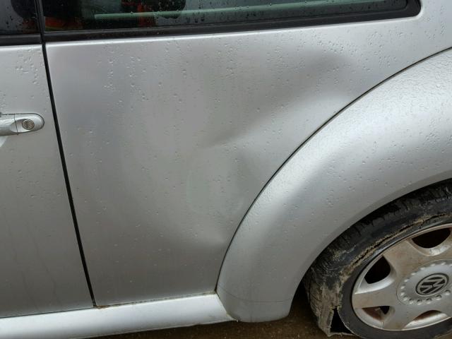 3VWDD21C9YM449127 - 2000 VOLKSWAGEN NEW BEETLE 银色 照片 9