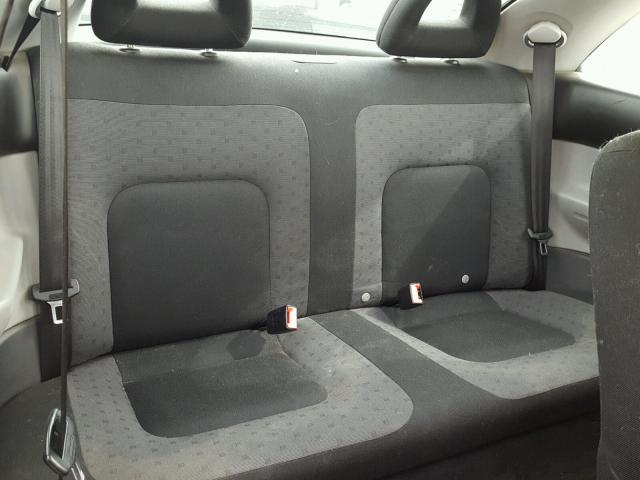 3VWCK21C02M400228 - 2002 VOLKSWAGEN NEW BEETLE 白色 照片 6