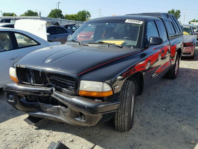 1B7GL22Y1XS303985 - 1999 DODGE DAKOTA BLACK photo 2